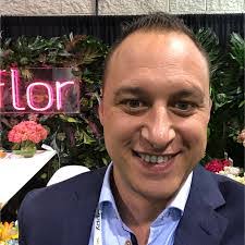 Scott Chapple's Instagram, Twitter & Facebook