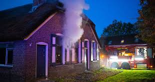 Klik hier voor het volledige overzicht! Flinke Schade Rietgedekte Boerderij Oldebroek Na Brand Veluwe Destentor Nl