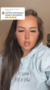 Amy Batt's Instagram, Twitter & Facebook