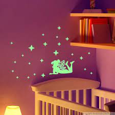 sticker phosphorescent fee couche avec les petites etoiles stickers maison decoration stickers ambiance sticker