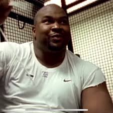 Larry Allen Running Down The Field