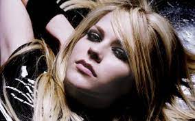 Avril lavigne 2002 wallpaper #2. 230 Avril Lavigne Hd Wallpapers Hintergrunde