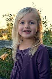 Lindsey Bergstrom's Instagram, Twitter & Facebook