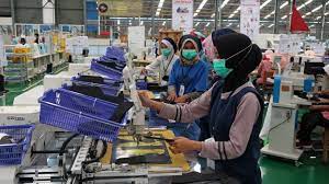 1 pengaruh modal, tenaga kerja, dan bahan baku terhadap hasil produksi (studi kasus pabrik sepatu pt. Gelombang Phk Terjadi Pabrik Sepatu Laporan Pertama Kali Radio R2b Rembang
