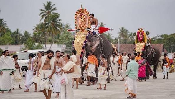 Arattu Procession through Thiruvananthapuram International Airport. Photos by @anandgiyer @whatsaroundthiruvananthapuram #trivandrum #trivandrumdiaries #trivandrumfoodies #trivandrumcity #trivandr