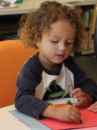 Thoughtful Dad Finds the Perfect Way to Repurpose Restaurants' Leftover  Crayons