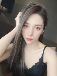 重男輕女的奶奶每次吃飯都將紅燒肉給了孫子，而她的孫女和媳婦只能眼巴巴的在一旁瞅著#梅花香自苦寒來