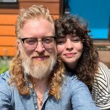 Veronica Snowflake (@avlenahan)