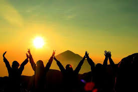 Hasil gambar untuk pemandangan puncak gunung papandayan