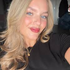 Can anyone recommend someone for biab please? 💅🏼💖