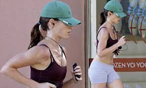 Million dollar baby movie reviews & metacritic score: Hilary Swank Keeps Up Her Million Dollar Baby Body With A Run Daily Mail Online