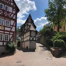 Kleinstes haus is a tourist attraction in bad orb. Kleinstes Haus Kurstadt Bad Orb
