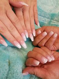 Sparkly accent nail if you're going to bother with an accent nail, you might as well go big. Ombre Nails Pink To White Coffin Nails Pink Ombre Nails White Coffin Nails Ombre Nails