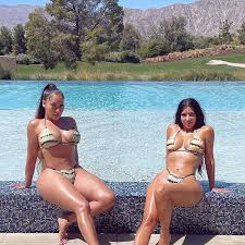 La la and carmelo's anthony's marriage is officially over. Kim Kardashian And La La Anthony Send Fans Wild In Stunning Matching Bikini Shot Irish Mirror Online