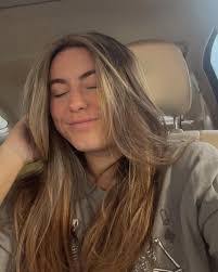 Quinn Curran's Instagram, Twitter & Facebook