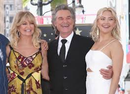 Kate hudson's photogenic family is living it up on vacation! Kate Hudson Shares A New Photo Of Her Daughter Rani With Goldie Hawn Kurt Russell