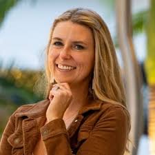 Nicole Plunkett's Instagram, Twitter & Facebook