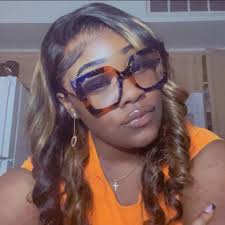 She get better with time. Here's to year 29. 🥂