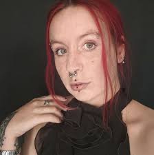 Lizzy Hickinbotham (@buzylizz) • Facebook