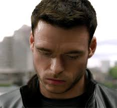 Richard Maddenas Mason Kane in Citadel (2023)