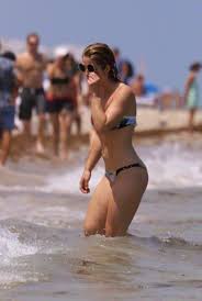 Emily bett rickards in bikini. Emily Bett Rickards In Bikini 11 Gotceleb