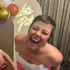 Eva Carver (@just.being.eve)