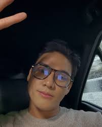 a few moments in between