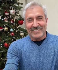 52 years old single from Canada I need a wife from any country travel to  meet you 🥰❤️.