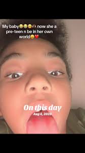 Adela Escobar (@adelalynn)