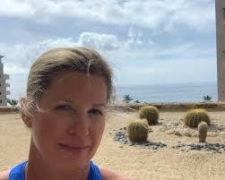 Melissa Cromack's Instagram, Twitter & Facebook