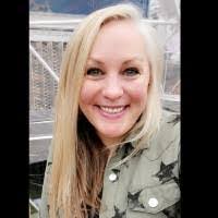 Jacqueline Yates's Instagram, Twitter & Facebook