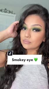Step by Step Green Smokey Eye Tutorial for Makeup Lovers
