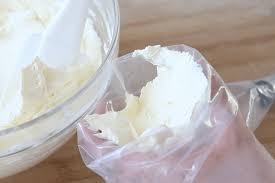 Vanilla Buttercream Recipe Recipes By Carina In 2020 Buttercream Recipe Vanilla Buttercream Desserts