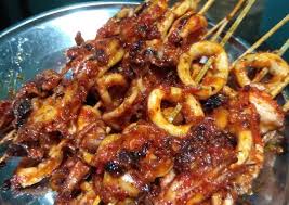 Sesekali, olesi cumi dengan bumbu dan balik. Resep Cumi Bakar Balado Oleh Nindya Pratama Cookpad