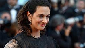 Asia argento is back, blond and stronger than before.. Zum Oralsex Gezwungen Warum Ein Mutmassliches Weinstein Opfer Nun Nach Deutschland Flieht Musikexpress