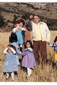 Murió enrique trucco, el creador de esa fecha en la argentina drogas, frenesí y un cadáver en el techo: Los Pinochet 45 Anos Despues La Tercera