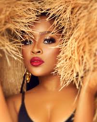 🎶Woman... I see a woman...🎶 Happy International Womens Day to all the  amazing women in the world!! 💕💕