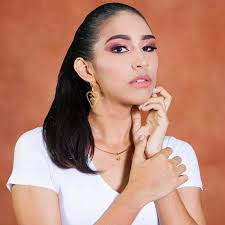 👸🏼 Candidata #12 Ana Navarro 💃🏻 @_26byw Reinado #Feria #Cabimas #2021  🤳🏼 #Comparte , #comenta , apoya a tu candidata. Sigue las cuentas en  Instagram @feriacabimas Estéfano Lobrase, Productor y Director de