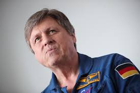 Reisekostenabrechnung mit Kilometergeld: Astronaut verrät skurrile  Anekdoten