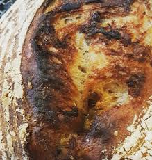 Et parce que rien ne réchauffe mieux la maisonnée qu'une bonne fournée, voici. Pain Maison Home Facebook