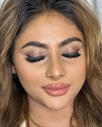 Heyy Beauty 🤍 @lanka.fernando 💄 @ru__fdo 077 032 9856 Keep In Touch With  SALON LANKA FERNANDO Hill St' Dehiwala #naturalmakeuplook  #salonlankafernando #makeup #glam #glow