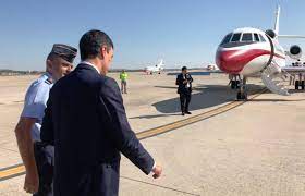 Mundo españa sociedad sucesos tendencias 21 verde y azul educación ambiental más noticias. Sanchez Uso Cinco Veces El Helicoptero En Cuatro Dias Un Super Puma A 5 000 La Hora