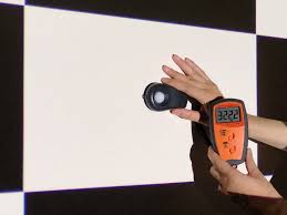 プロジェクターのコントラスト比 fofoとansiによるの数字トリック コントラスト 黒 画像 プロジェクター