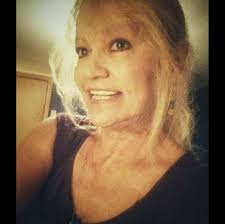 Eddie Van Halen poses with his guitar collection (early '80s). 🎸❤🔥