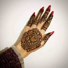 Indian mehandi designs dont have lots of empty spaces in their patterns which is what distinguishes it from its arabic counterpart. 25 Gorgeous Back Hand Mehndi Designs 2021 Styles At Life