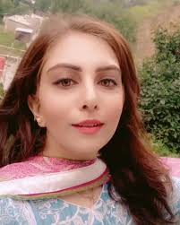 Which place is better, Swat Kalam or Kashmir?