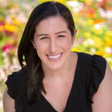 And just like that…eleven years of wand-waving, mischief-making,  Dino-taming, screams, Whofies, Christmas tree-hunting, bead-tossing, chills  and thrills have flown by! Cheers to 11 years, Universal…