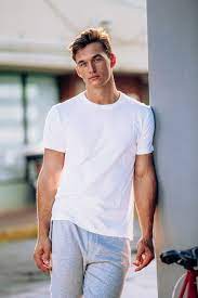 Erin Breuer On Twitter Bachelorette Contestants Good Looking Men Bachelorette