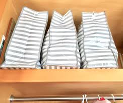 クローゼット収納 枕棚に３つ並べているダイソーのポリプロピレンバック グレーボーダー クローゼット 収納 収納 枕棚 収納