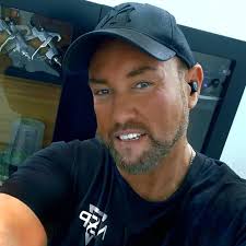 Simon Gallagher 2pack Timber Coating